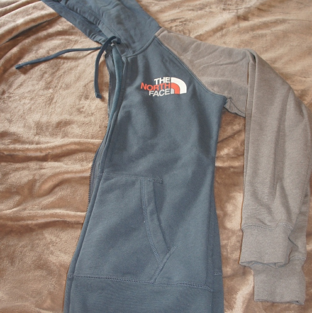 North face sweater